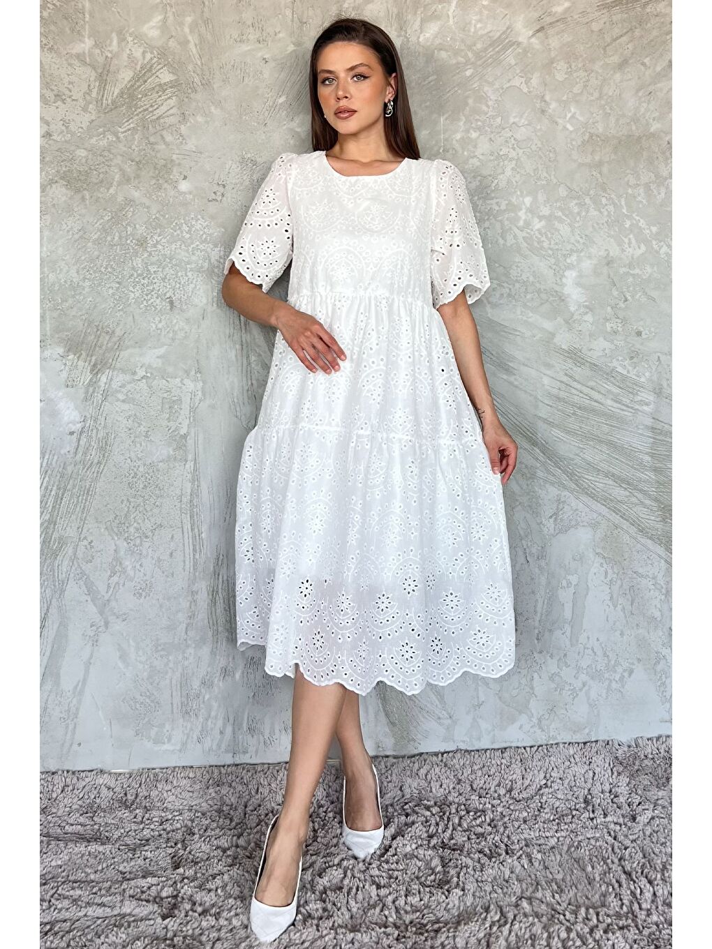 Beyaz Dantel İşlemeli Kadın Kısa Kol Elbise-1
