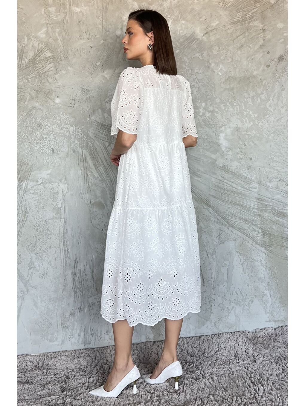 Beyaz Dantel İşlemeli Kadın Kısa Kol Elbise-2