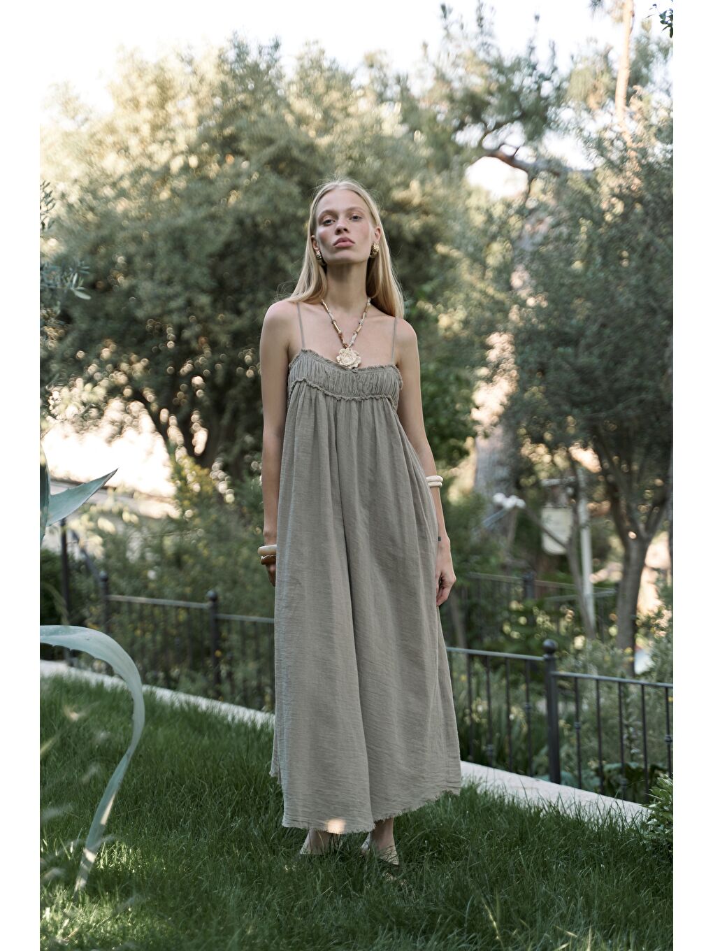 Torrora Uzun Haki Keten Elbise