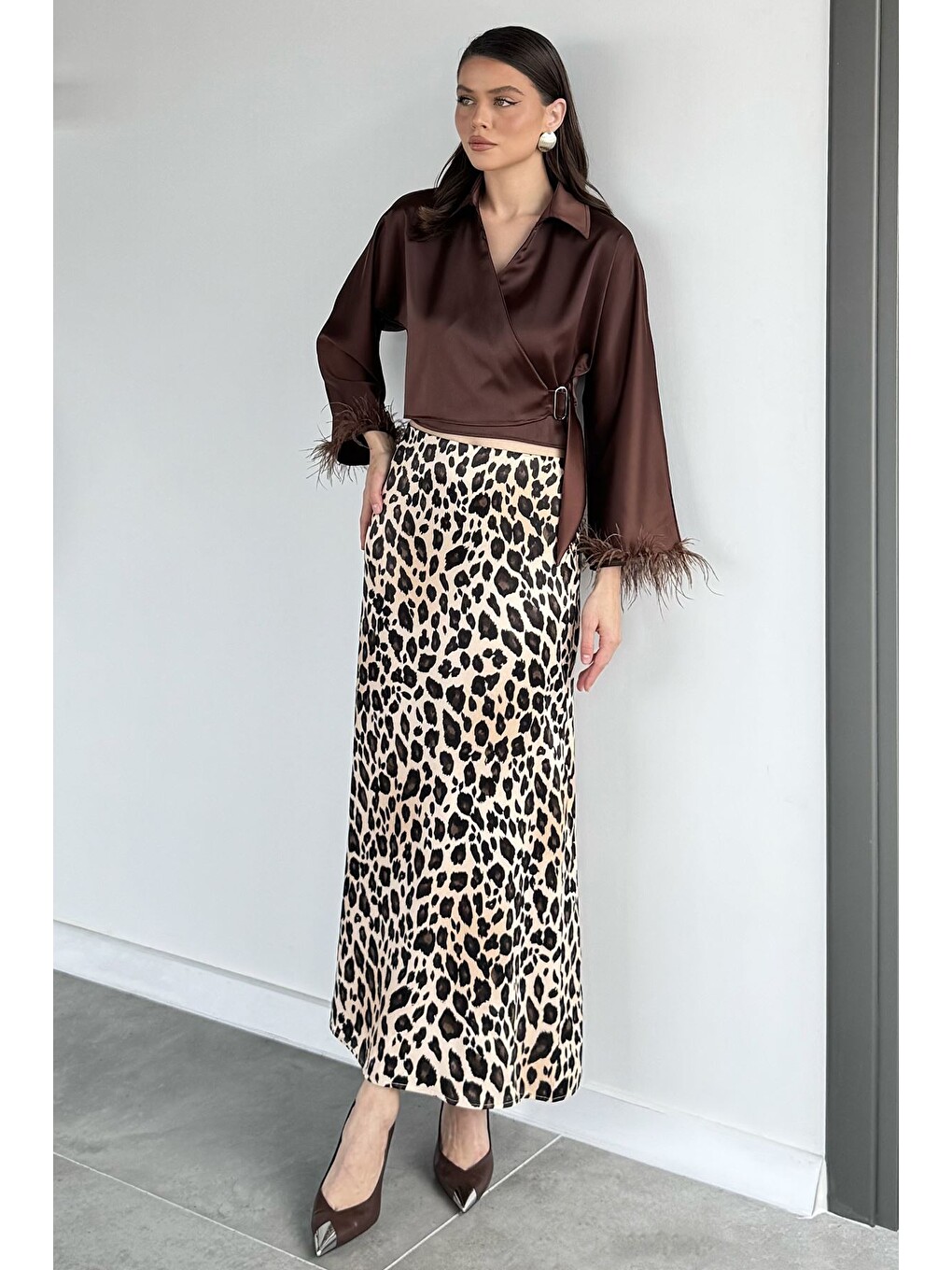 Bej Kadın Leopar Desenli Saten Etek-1