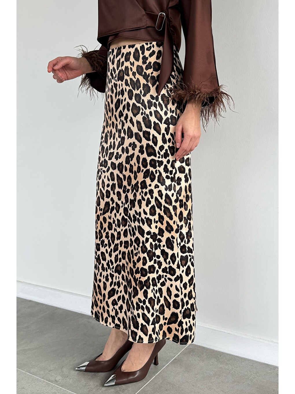 Bej Kadın Leopar Desenli Saten Etek-2