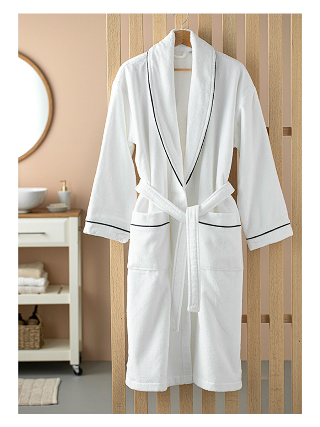 Premium Kadife %100 Pamuklu Biyeli Bornoz Beyaz - Lacivert