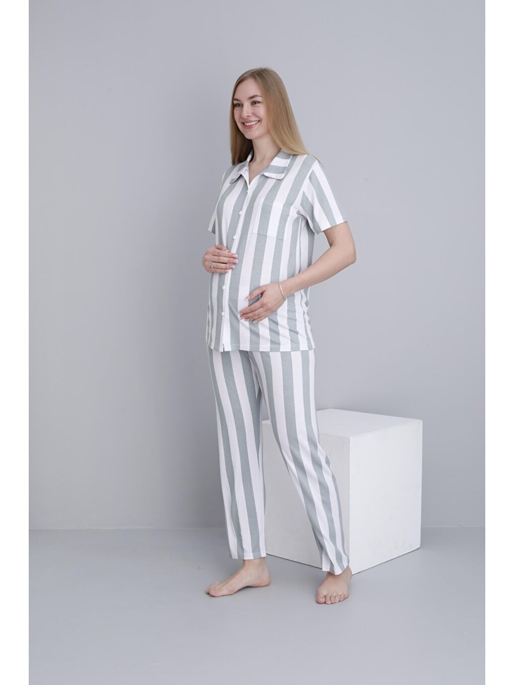 Yeşil Önden Düğmeli Çizgili Kısa Kol Ayarlanabilir Bel Lastikli Hamile ve Lohusa Pijama Takımı
