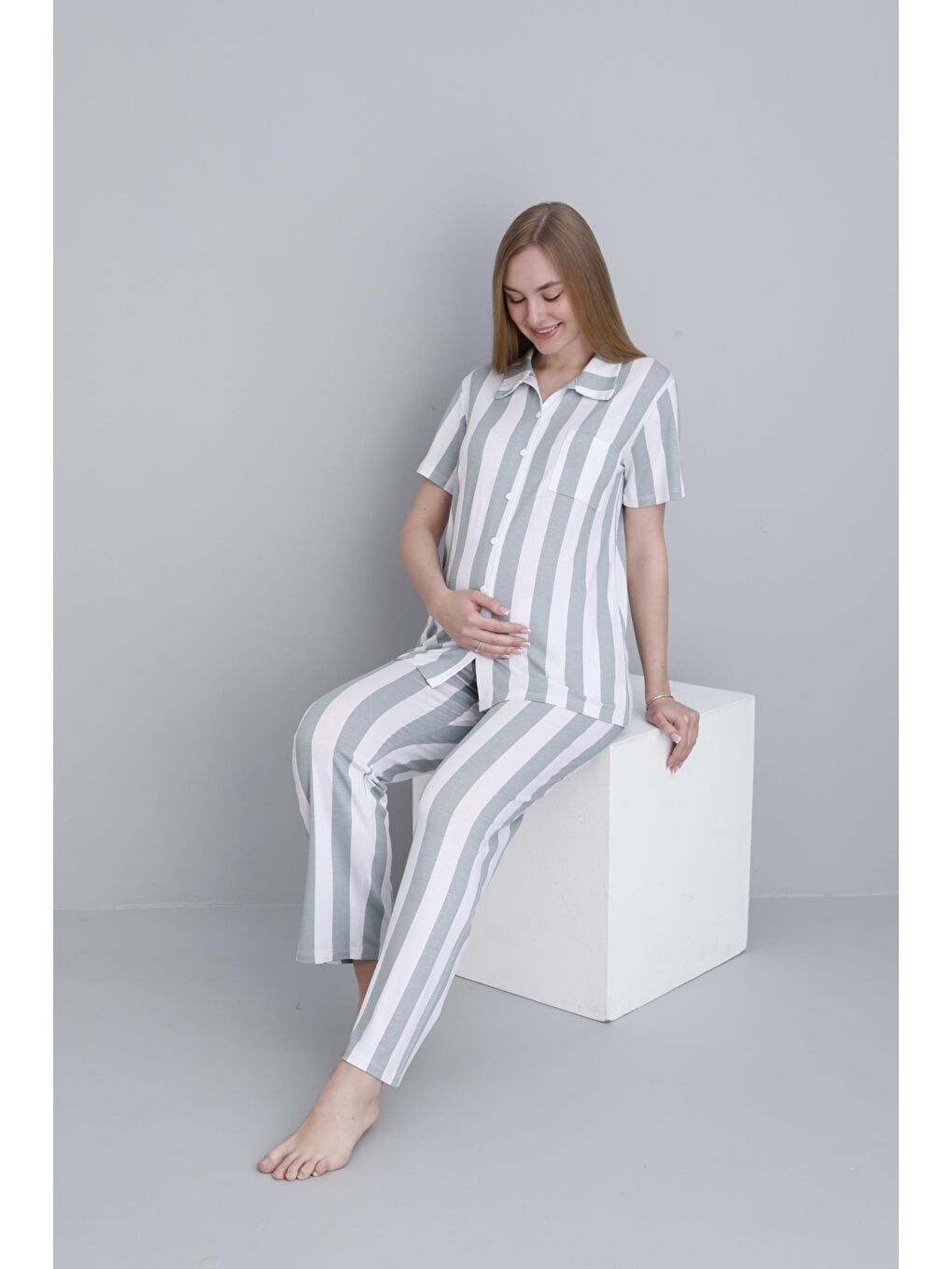 Yeşil Önden Düğmeli Çizgili Kısa Kol Ayarlanabilir Bel Lastikli Hamile ve Lohusa Pijama Takımı-1