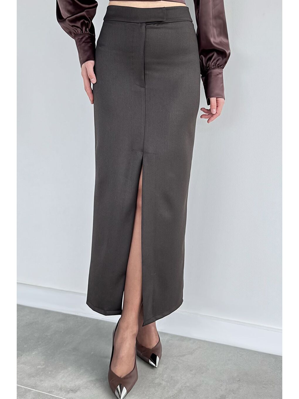 Kahverengi Kadın Önden Yırtmaçlı Kalem Etek-1