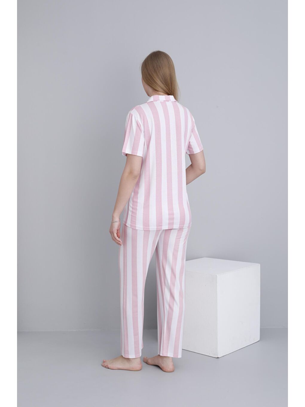 Pembe Önden Düğmeli Çizgili Kısa Kol Ayarlanabilir Bel Lastikli Hamile ve Lohusa Pijama Takımı-4