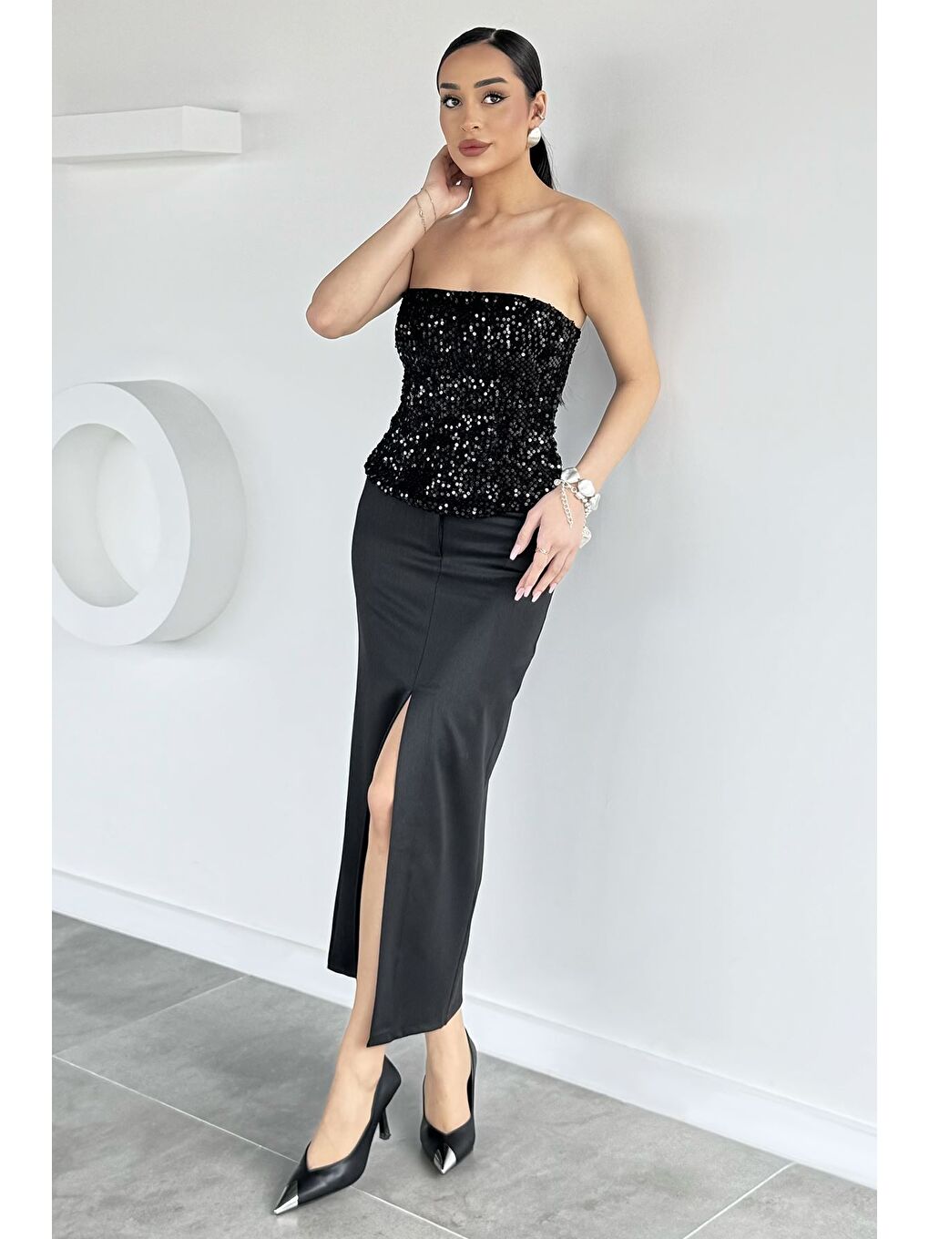 Siyah Kadın Önden Yırtmaçlı Kalem Etek