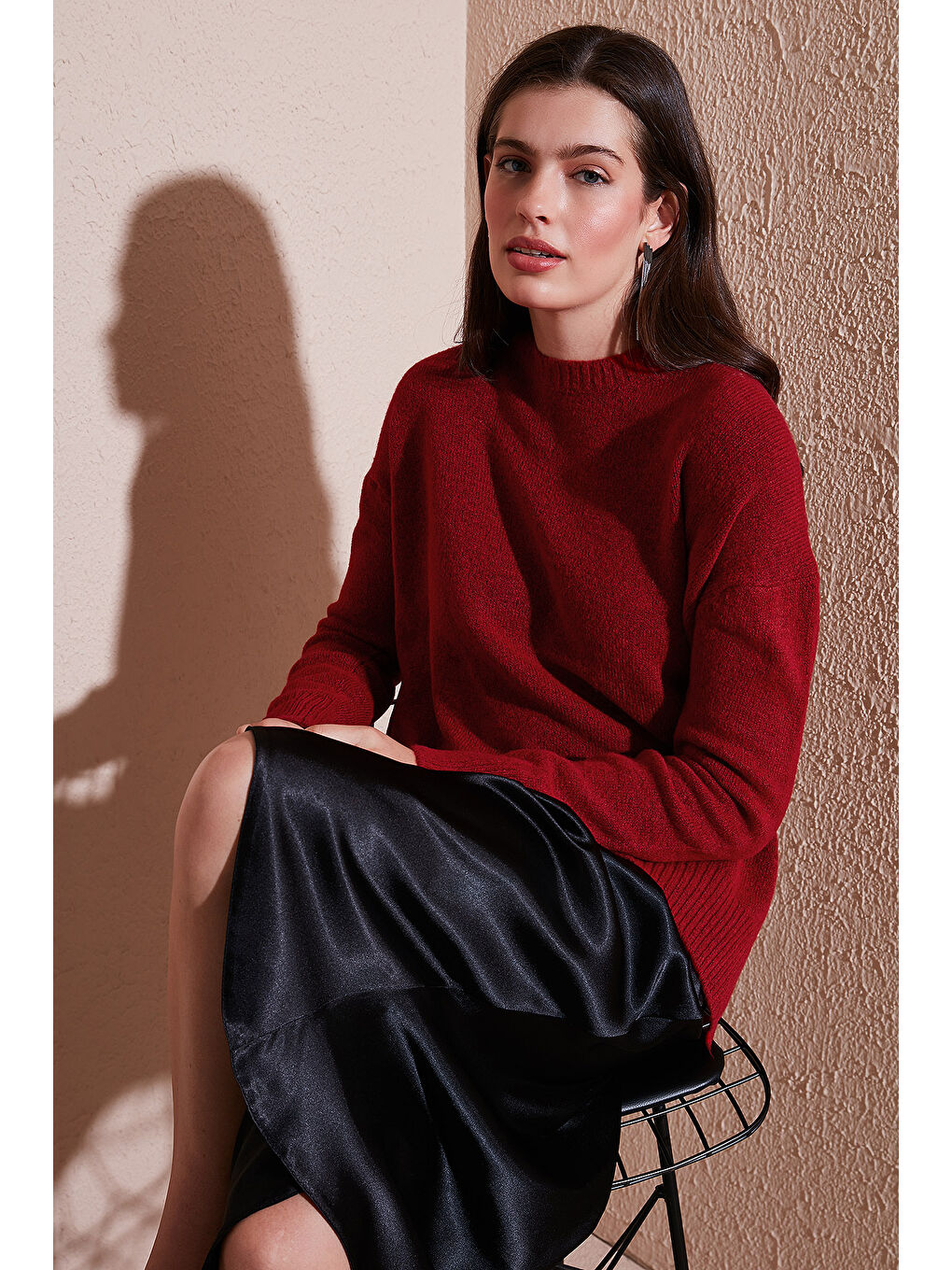 Kırmızı Rahat Kesim Yırtmaç Detaylı Bisiklet Yaka Kadın Kazak 4616142Y-1