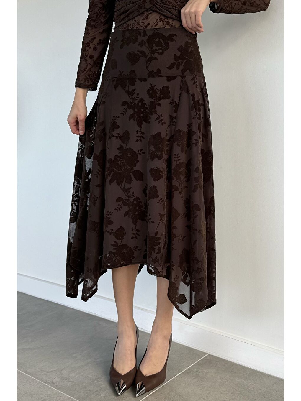 Kahverengi Kadın İç Astarlı Kendinden Desenli Asimetrik Kesim Etek-2