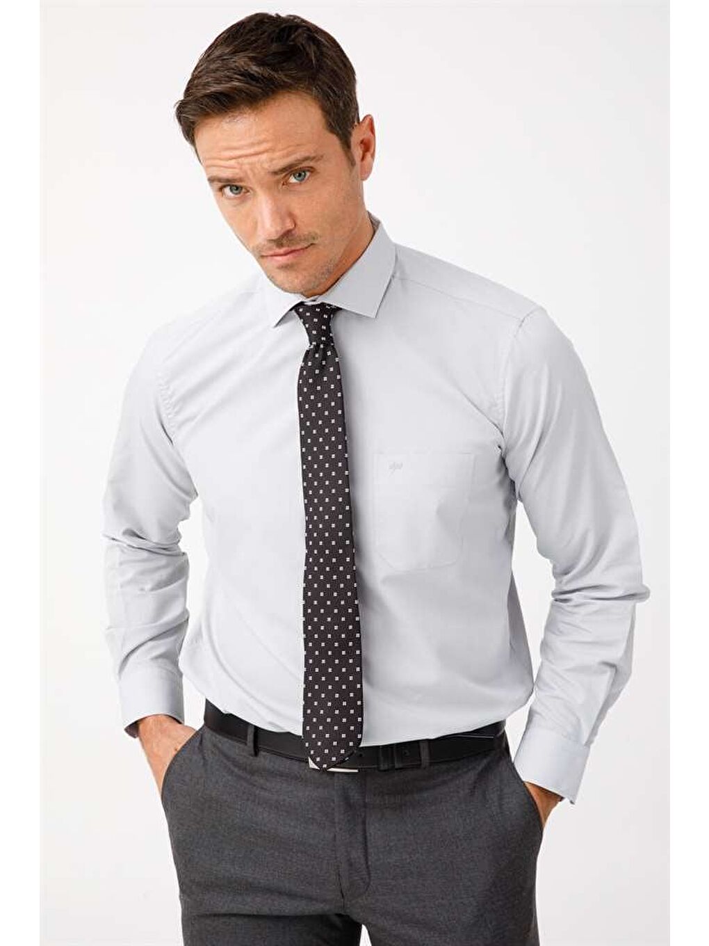 Açık Gri Regular Fit Klasik Yaka Düz Uzun Kollu Cepli Kolay Ütülenir Gömlek