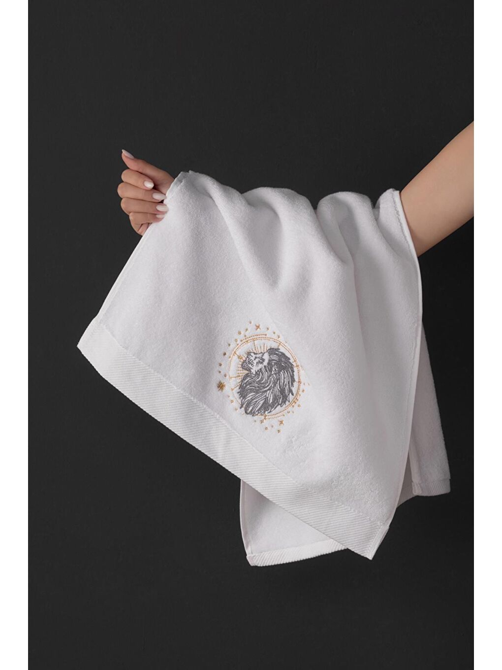 Beyaz %100 Microcotton Üst Kalite Havlu Seti Burç Nakışlı-1