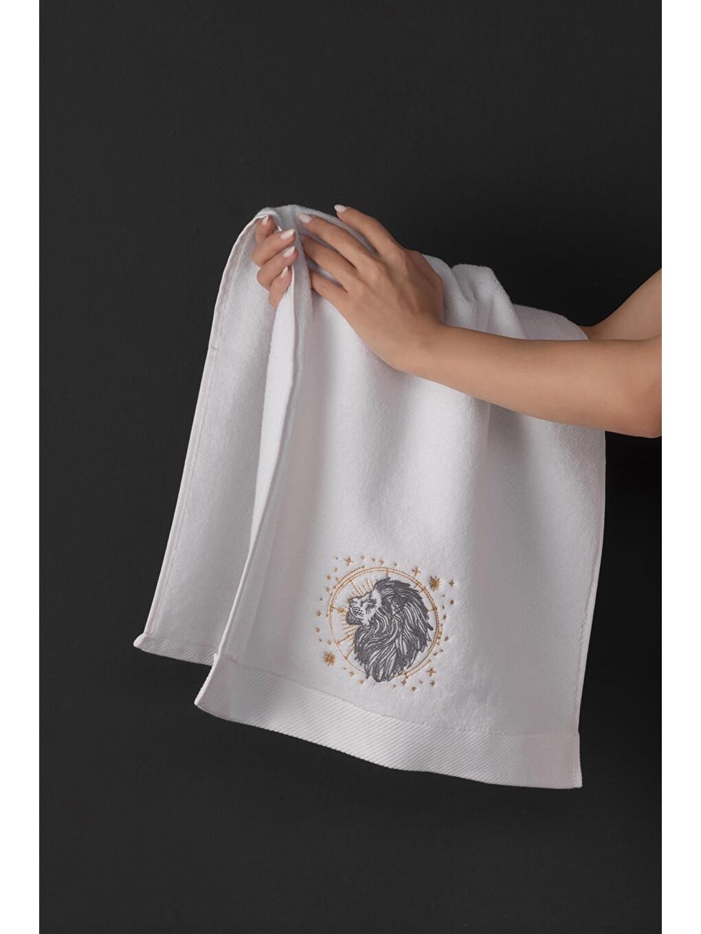 Beyaz %100 Microcotton Üst Kalite Havlu Seti Burç Nakışlı-2