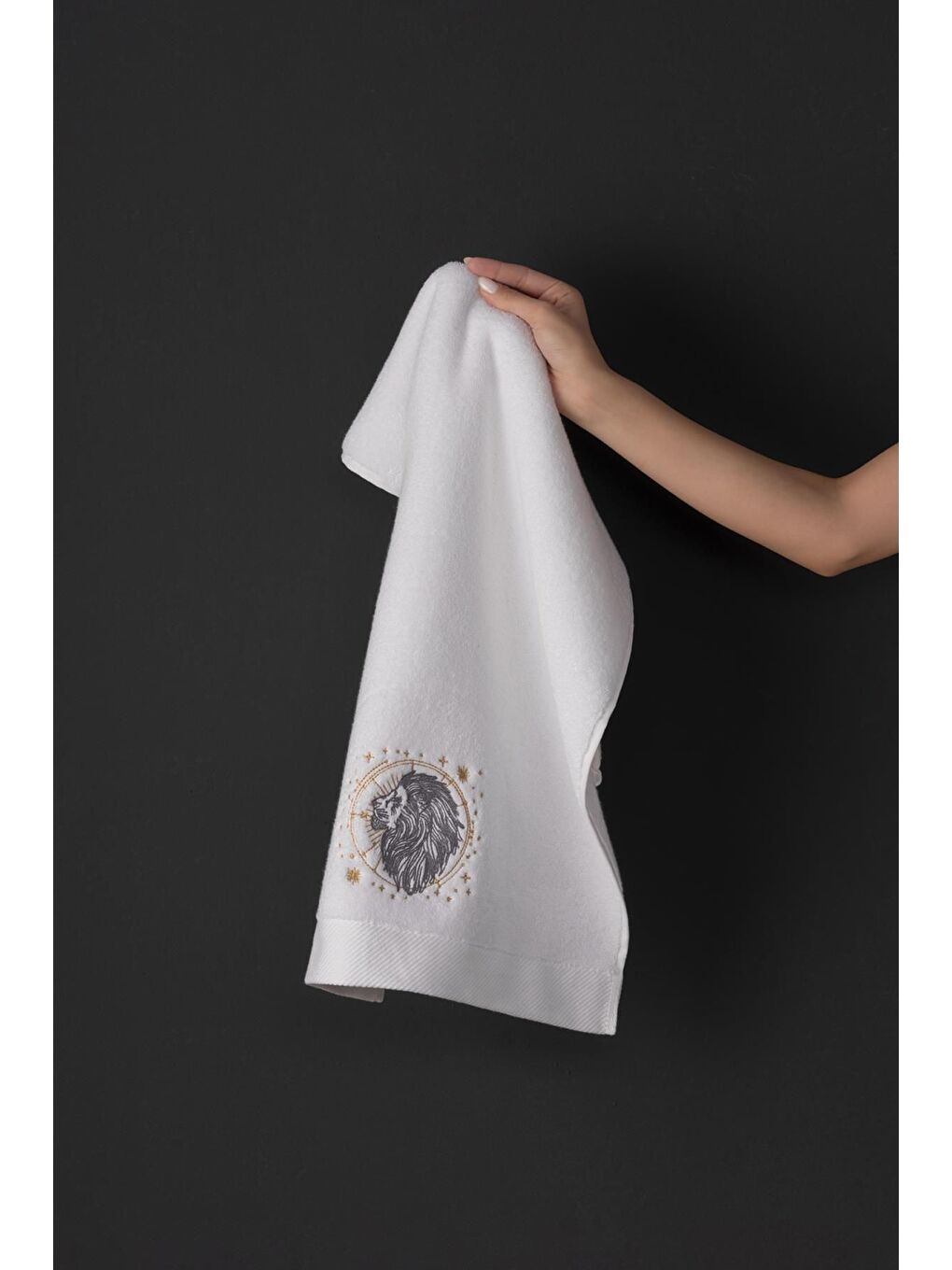 Beyaz %100 Microcotton Üst Kalite Havlu Seti Burç Nakışlı-3