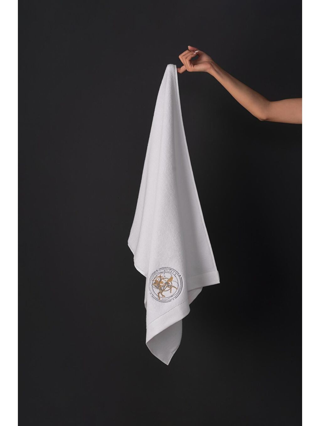 Beyaz %100 Microcotton Üst Kalite Havlu Seti Burç Nakışlı-4