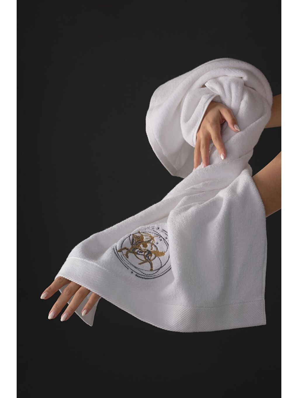Beyaz %100 Microcotton Üst Kalite Havlu Seti Burç Nakışlı-6