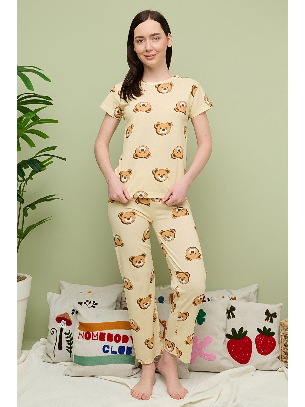 Bej Kalp Desenli Bisiklet Yaka Kısa Kollu Pijama Takımı