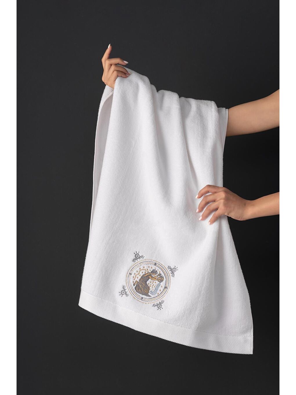 Beyaz %100 Microcotton Üst Kalite Havlu Seti Burç Nakışlı-3