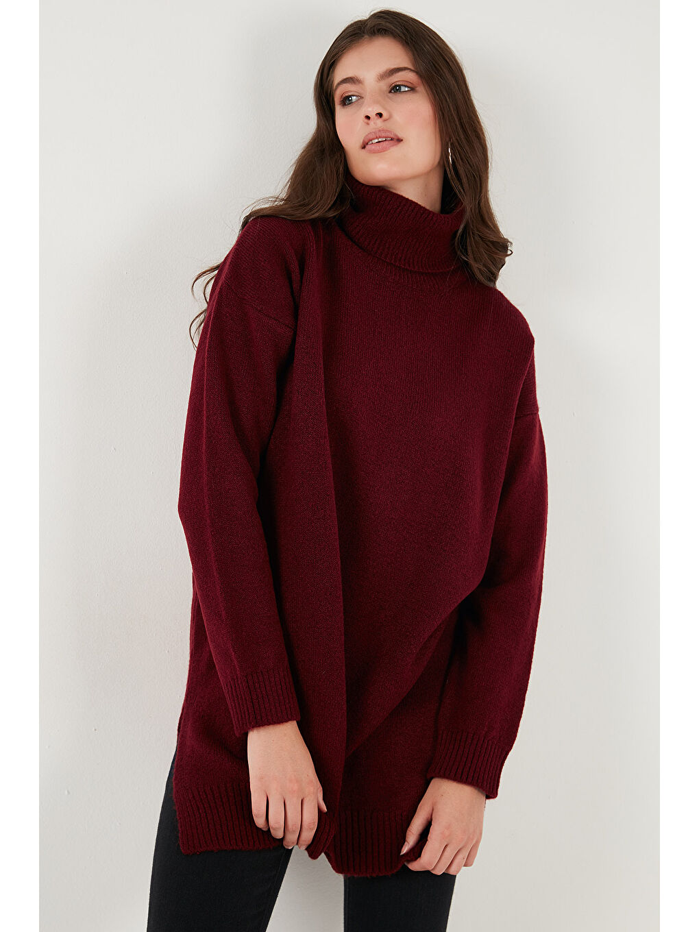 Bordo Regular Fit Yanları Yırtmaçlı Boğazlı Yaka Uzun Triko Kadın Kazak 4616141Y-4