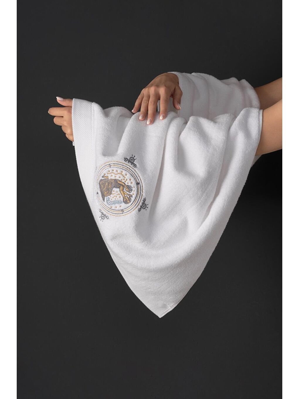 Beyaz %100 Microcotton Üst Kalite Havlu Seti Burç Nakışlı-6