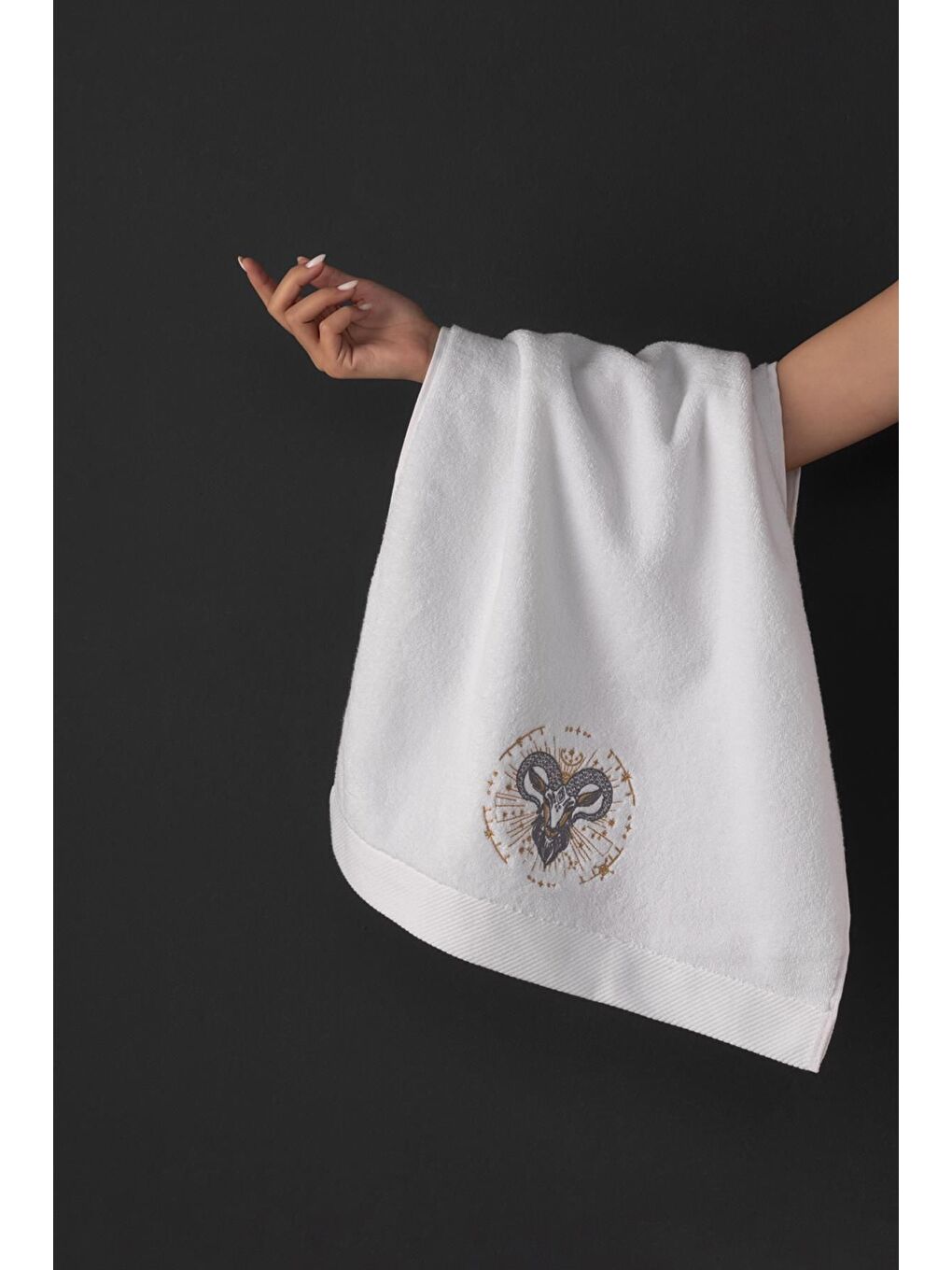 Beyaz %100 Microcotton Üst Kalite Havlu Seti Burç Nakışlı-4
