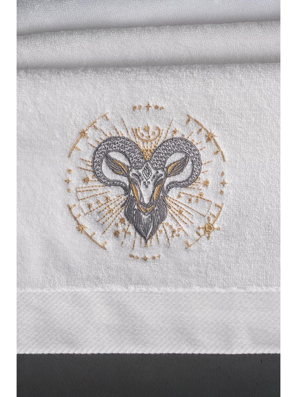 Beyaz %100 Microcotton Üst Kalite Havlu Seti Burç Nakışlı-6