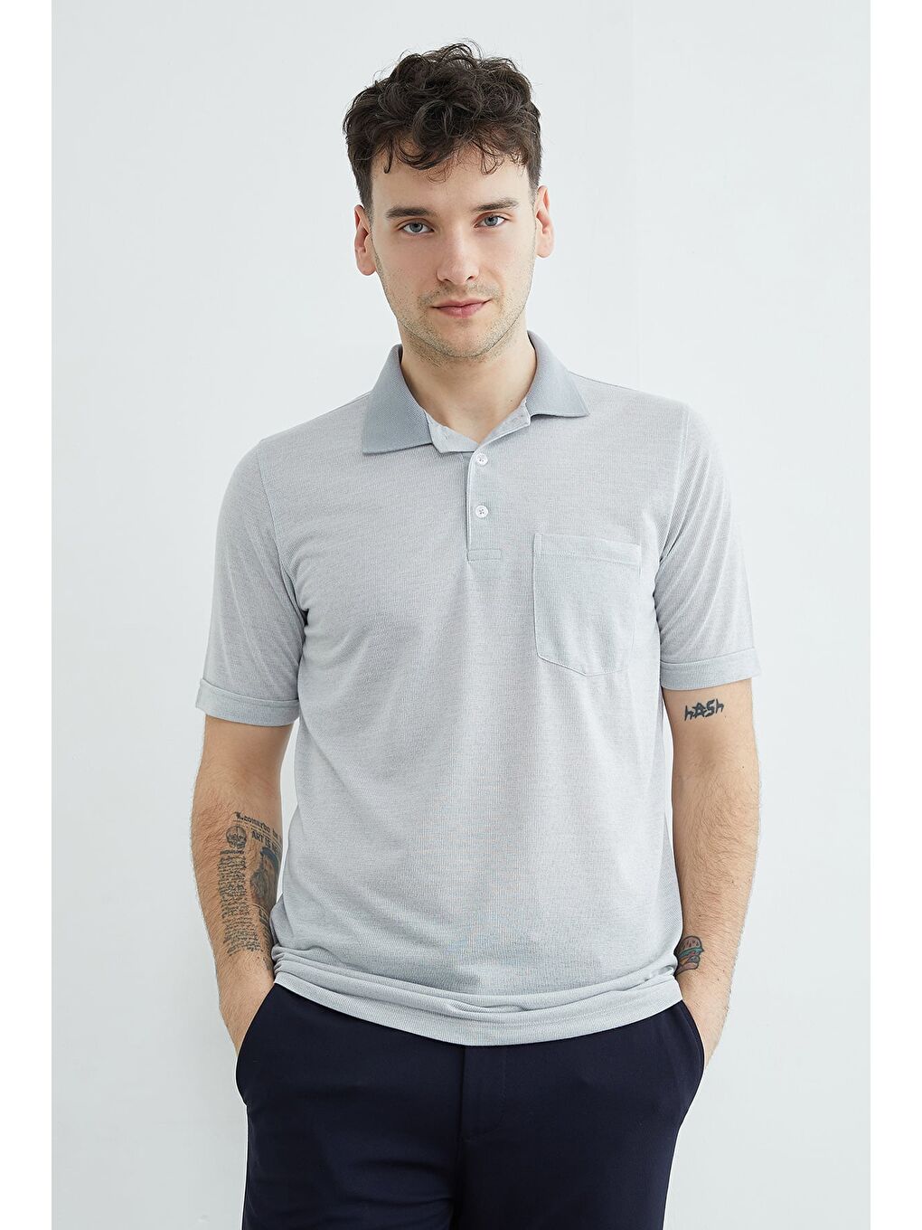 Gri Desenli Düğmeli Polo Yaka Tek Cepli Tişört-1