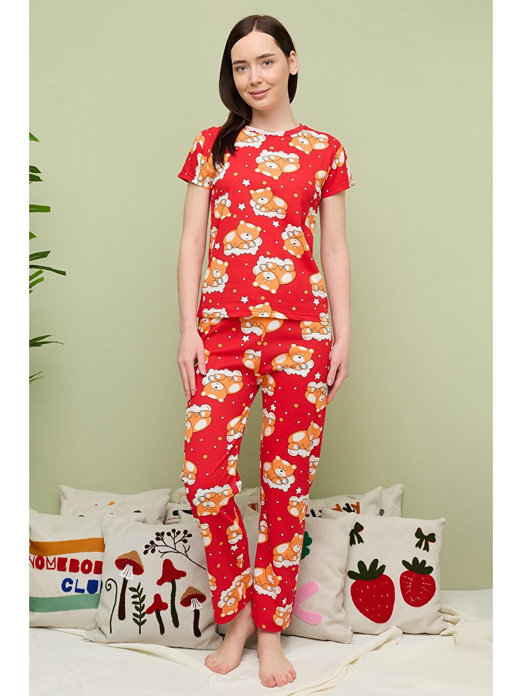 Kırmızı Kalp Desenli Bisiklet Yaka Kısa Kollu Pijama Takımı