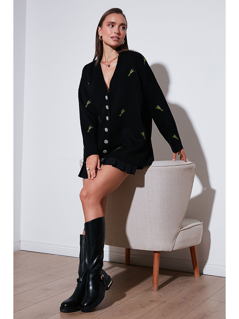 Siyah Oversize Fit Desenli V Yaka Triko Kadın Hırka 4616193