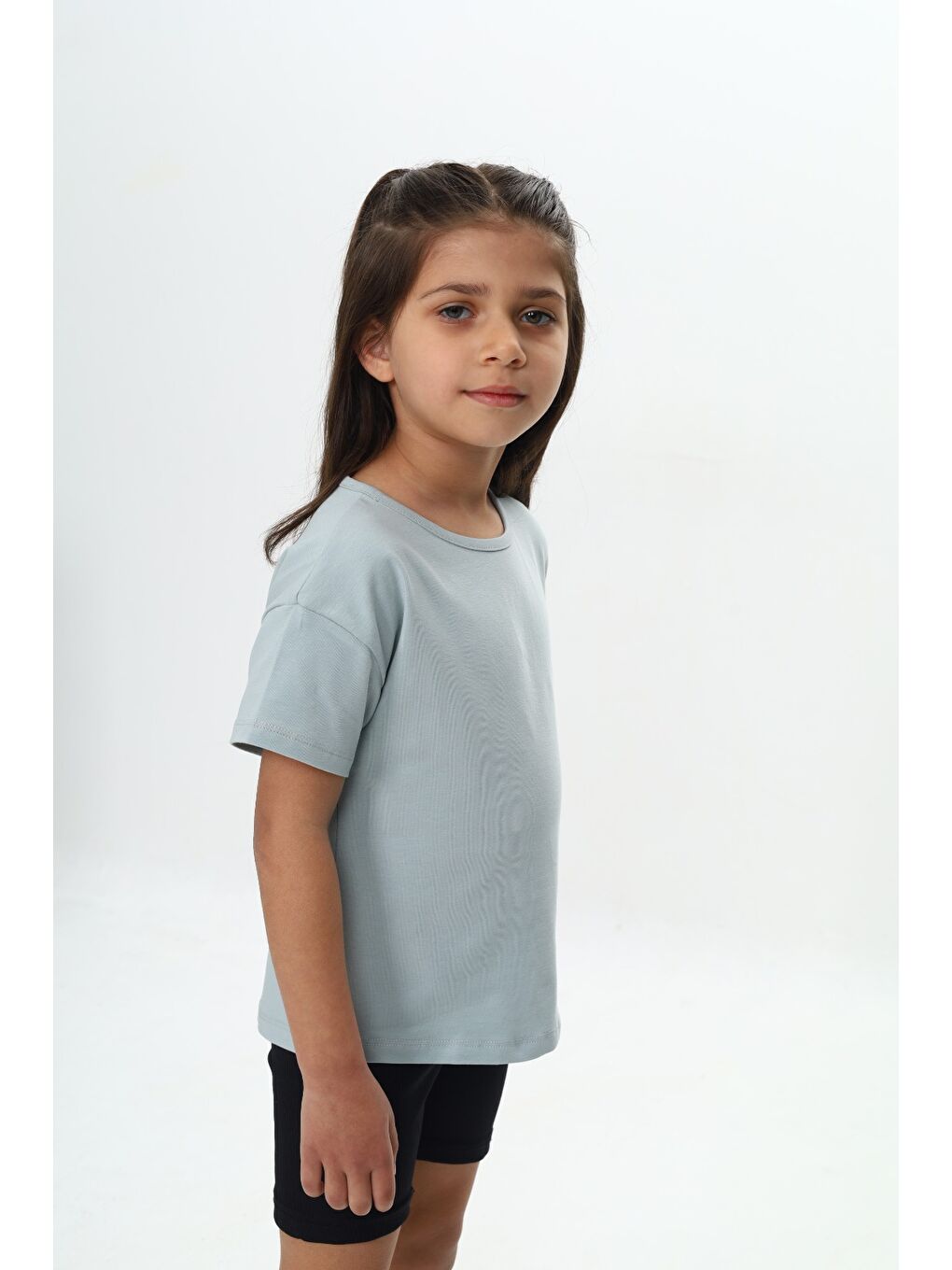 Gri Kız Çocuk Göğsü Çok Kalp Baskılı Tişört-1