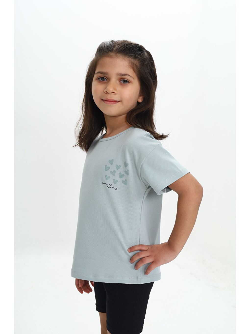 Gri Kız Çocuk Göğsü Çok Kalp Baskılı Tişört-3