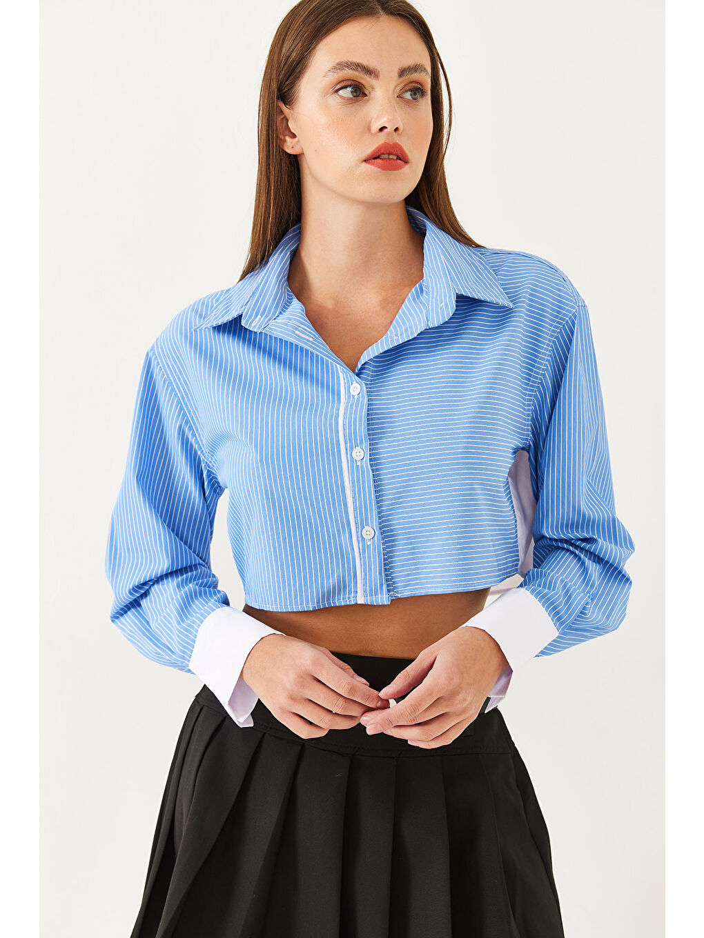 Mavi Kadın Asimetrik Çizgili Manşet Detaylı Crop Gömlek-1