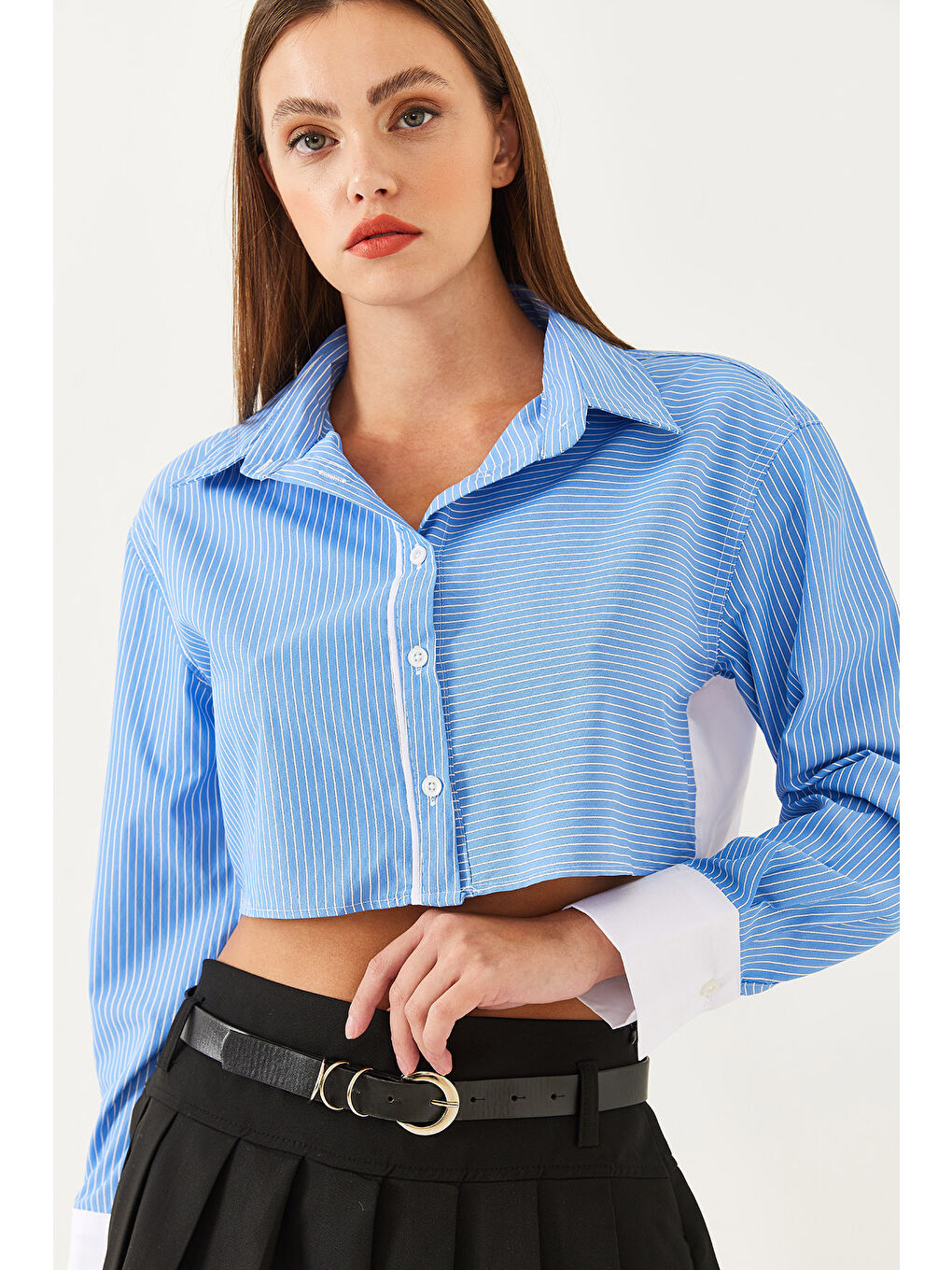 Mavi Kadın Asimetrik Çizgili Manşet Detaylı Crop Gömlek-2