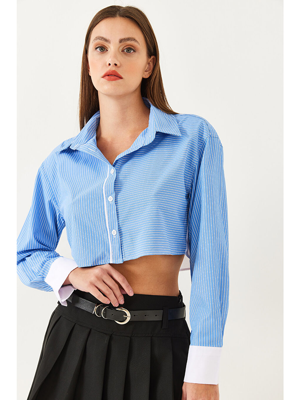 Mavi Kadın Asimetrik Çizgili Manşet Detaylı Crop Gömlek-7