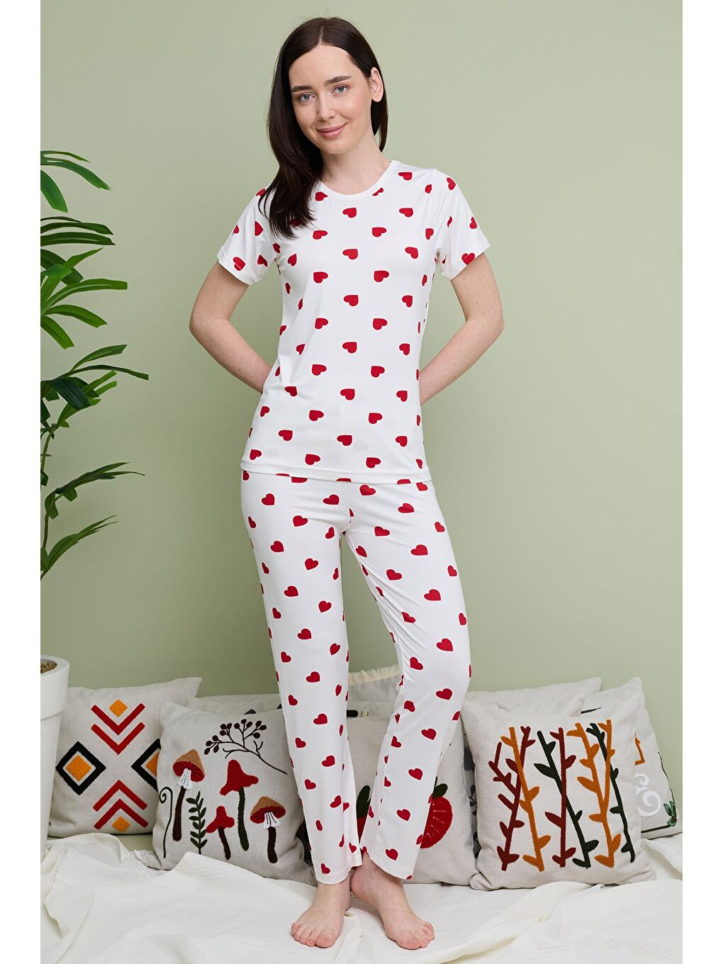 Ekru Büyük Kalpli Desenli Bisiklet Yaka Kısa Kollu Pijama Takımı-3