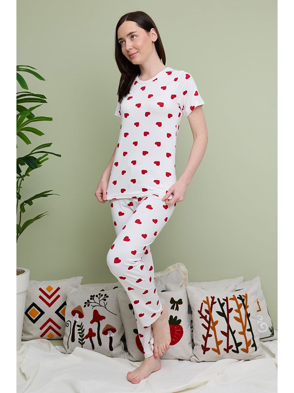 Ekru Büyük Kalpli Desenli Bisiklet Yaka Kısa Kollu Pijama Takımı-4