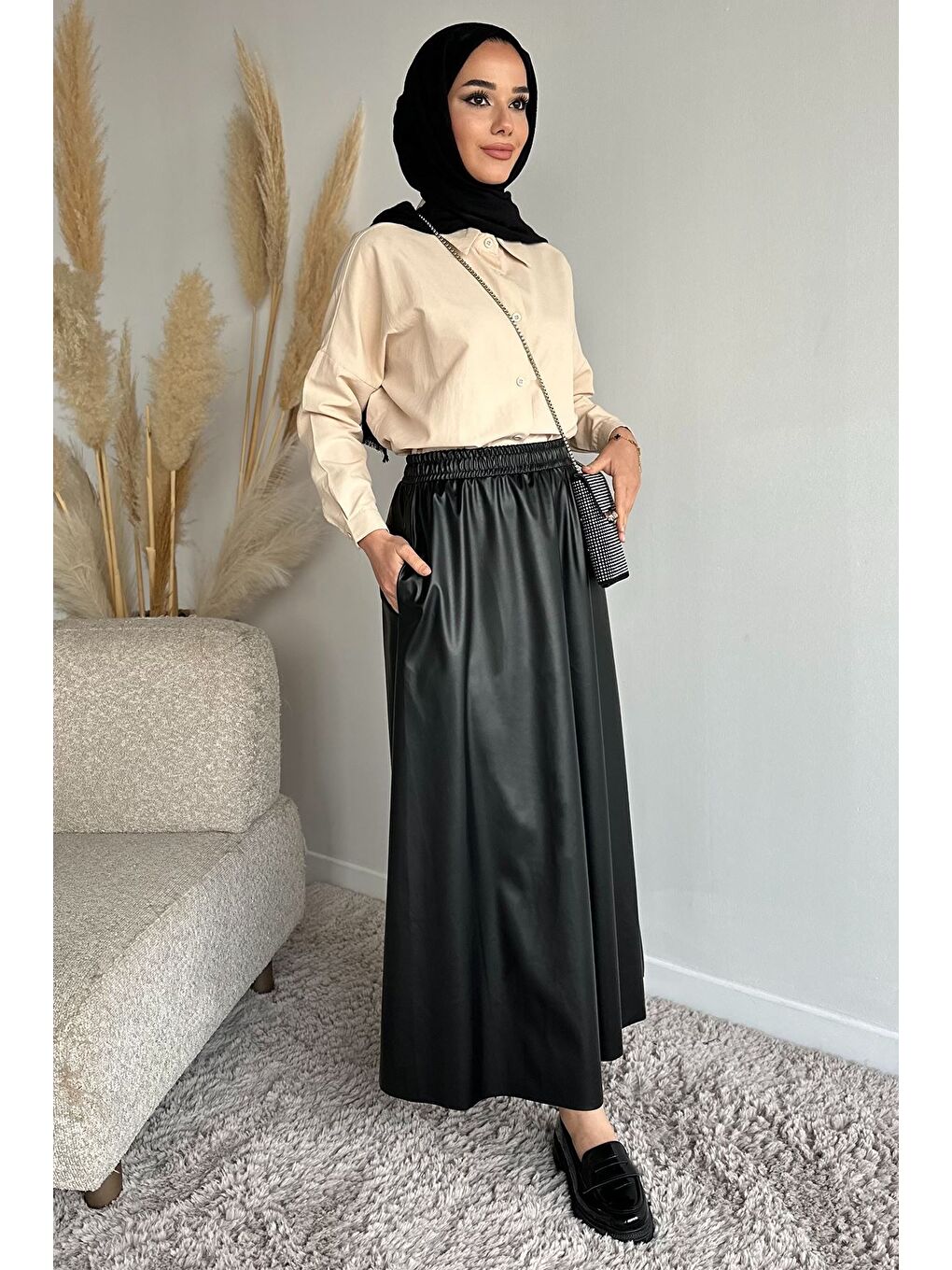 Siyah Bel Lastikli Cepli Deri Tesettür Etek-3