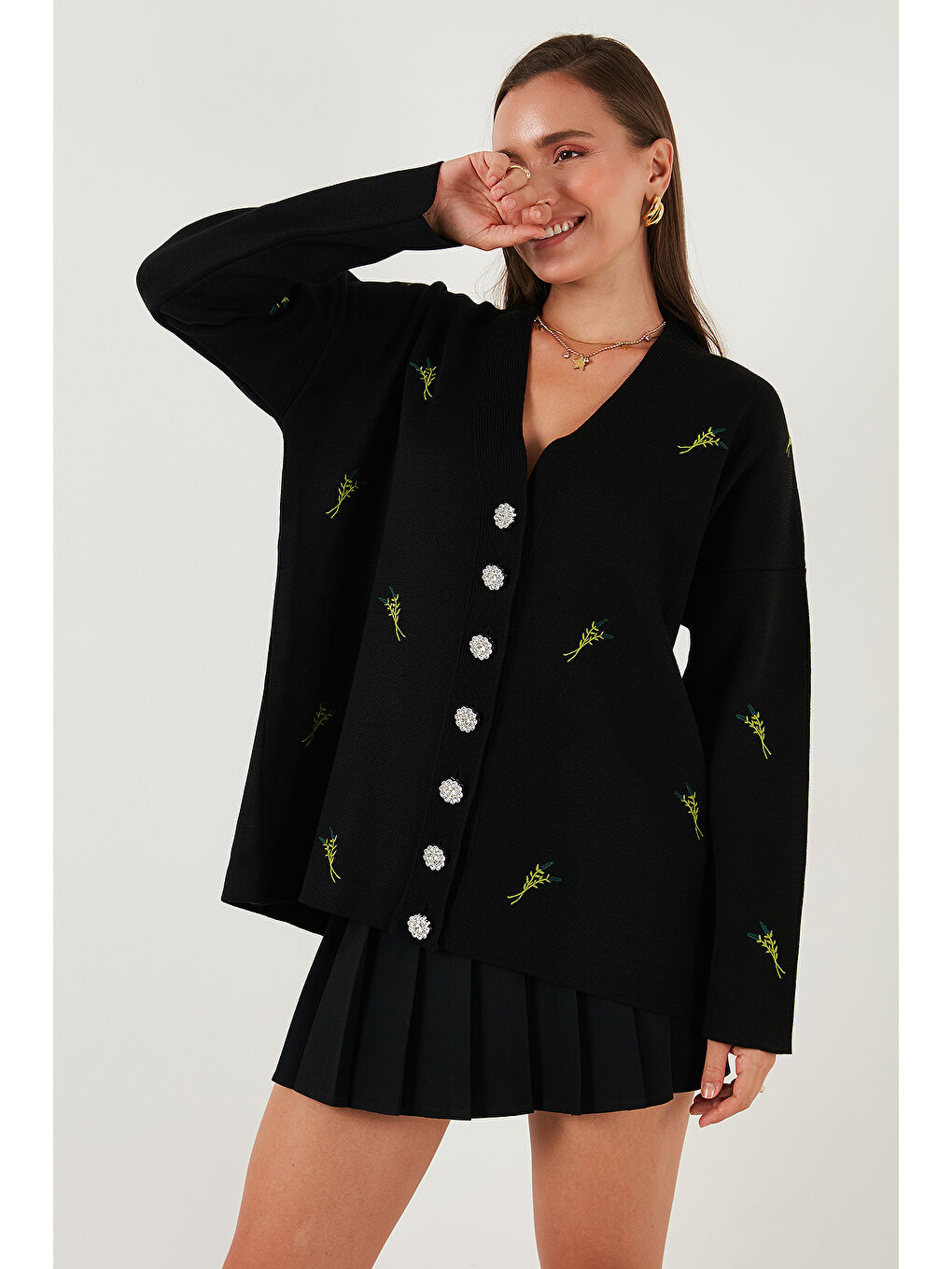 Siyah Oversize Fit Desenli V Yaka Triko Kadın Hırka 4616193-3