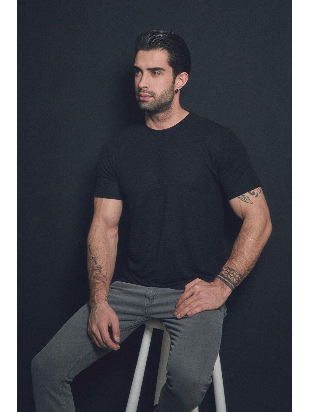 Siyah Basic Bisiklet Yaka Tişört-1