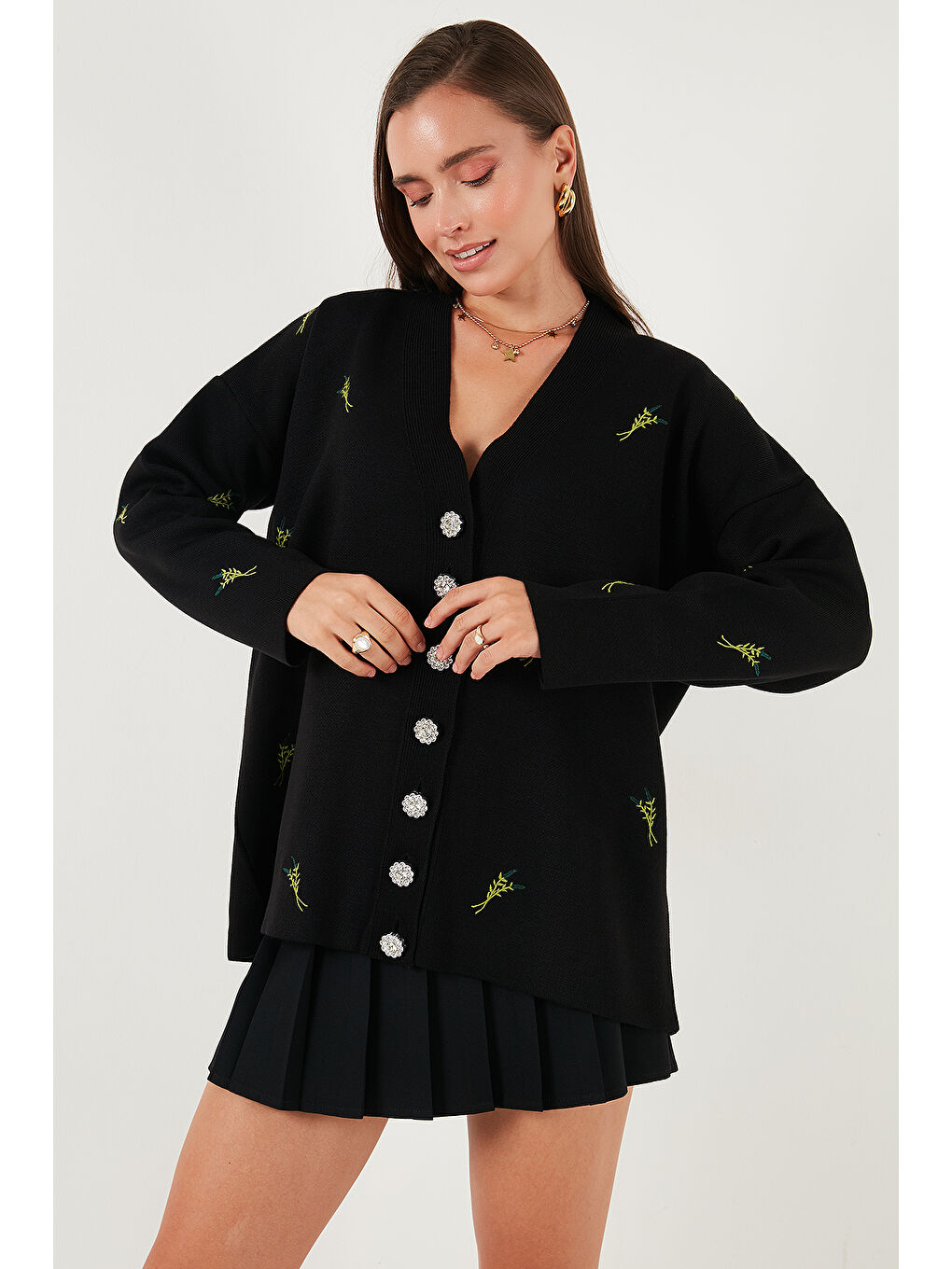 Siyah Oversize Fit Desenli V Yaka Triko Kadın Hırka 4616193-5