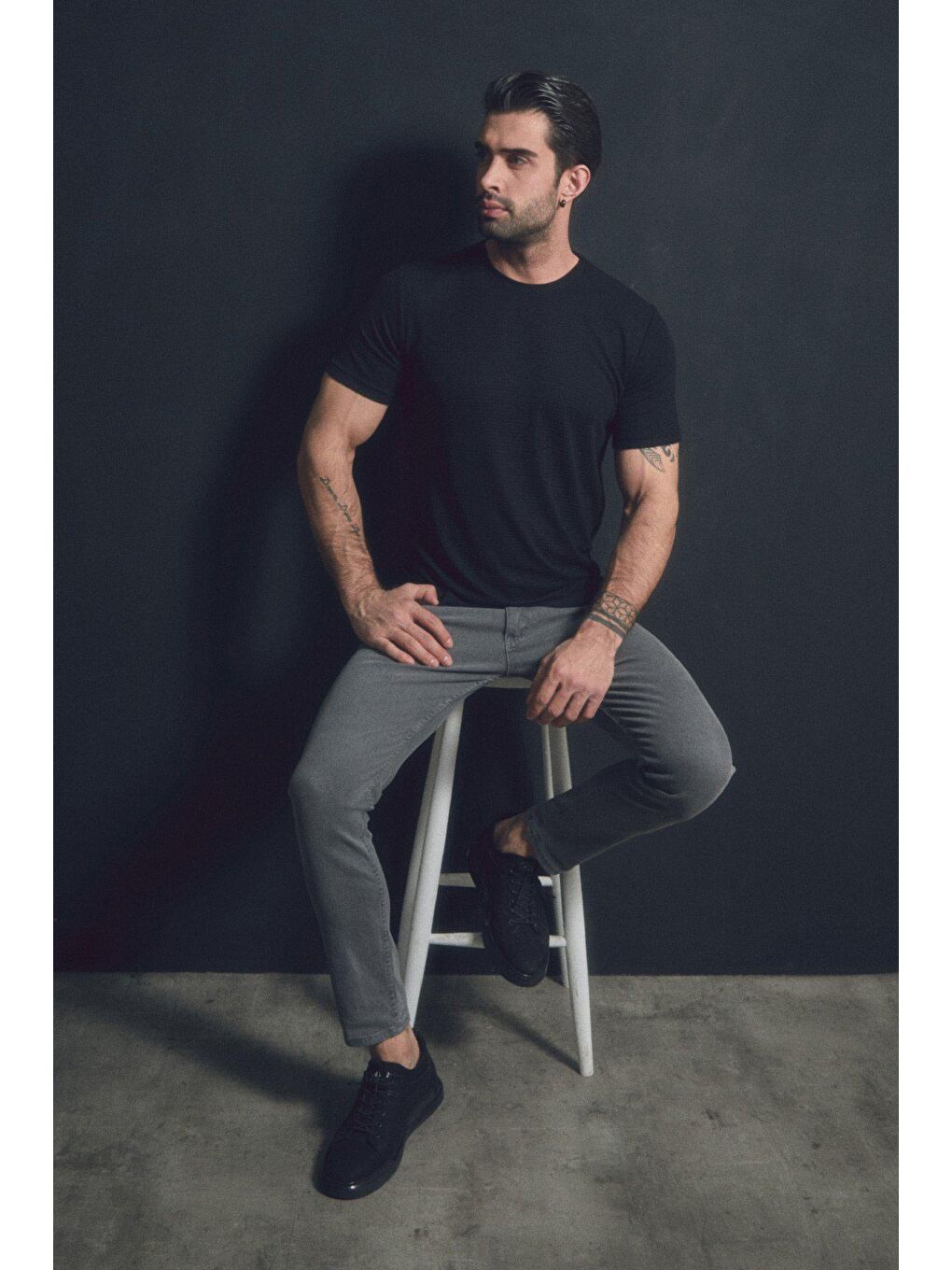 Siyah Basic Bisiklet Yaka Tişört-2