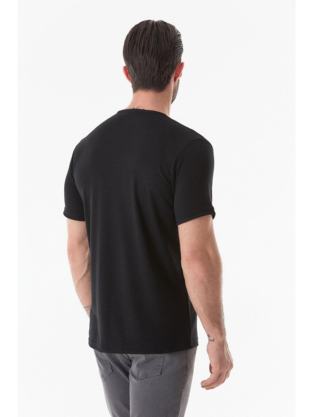 Siyah Basic Bisiklet Yaka Tişört-4