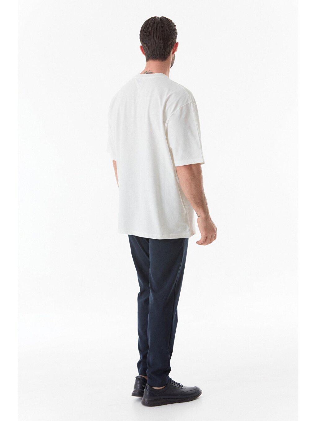 Beyaz Baskılı Bisiklet Yaka Tişört-3