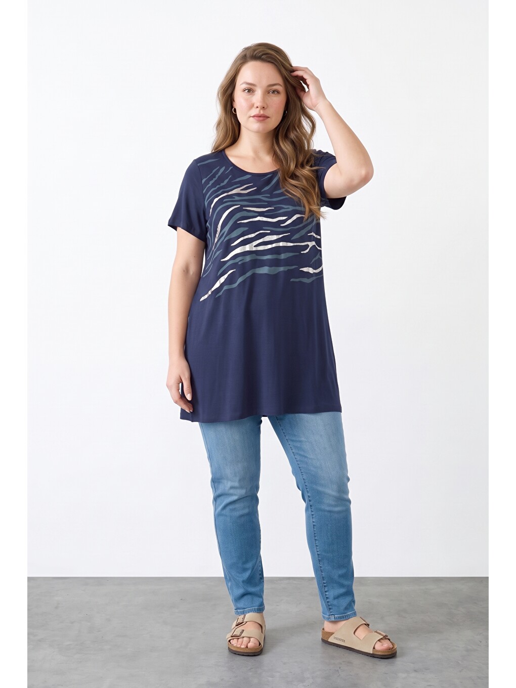 Lacivert Metalik Baskılı Kalçayı Kapatan Penye T-shirt