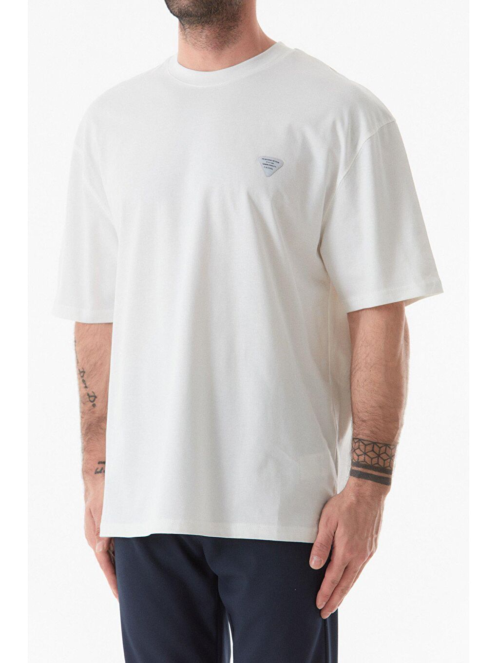 Beyaz Baskılı Bisiklet Yaka Tişört-4