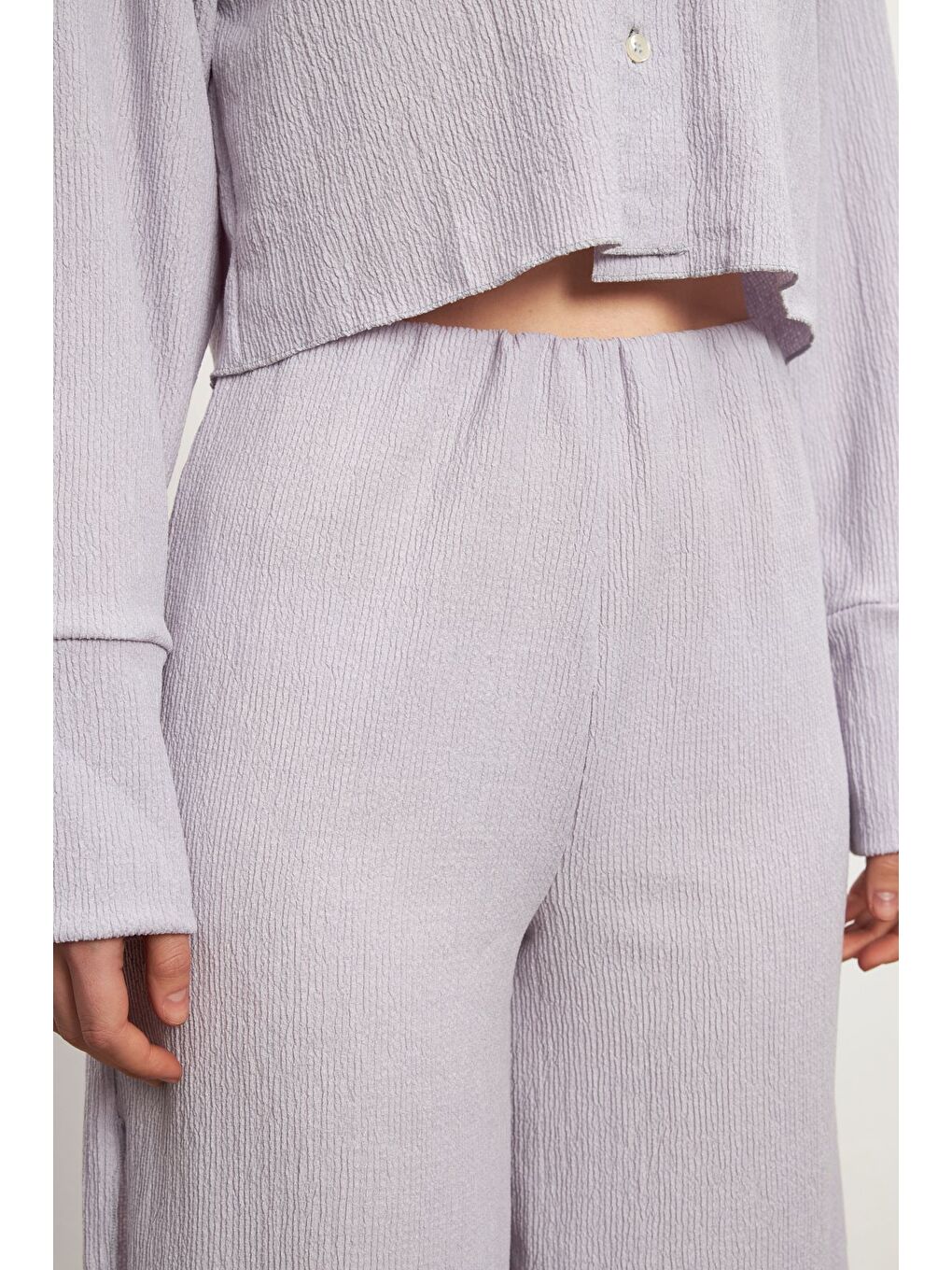 Kadın Lila Yırtmaç Detaylı Krinkıl Pantolon-1