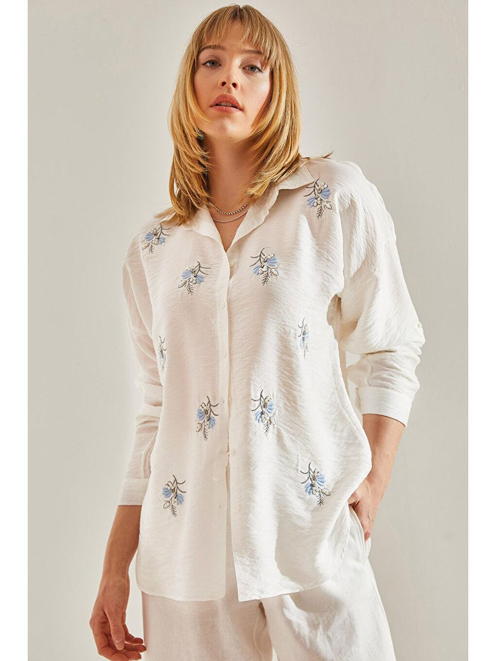 Ekru Kadın Nakış Taş İşlemeli Keten Ayrobin Oversize Gömlek