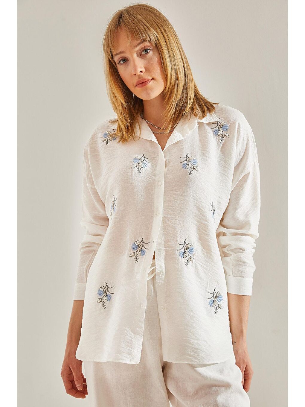 Ekru Kadın Nakış Taş İşlemeli Keten Ayrobin Oversize Gömlek-4