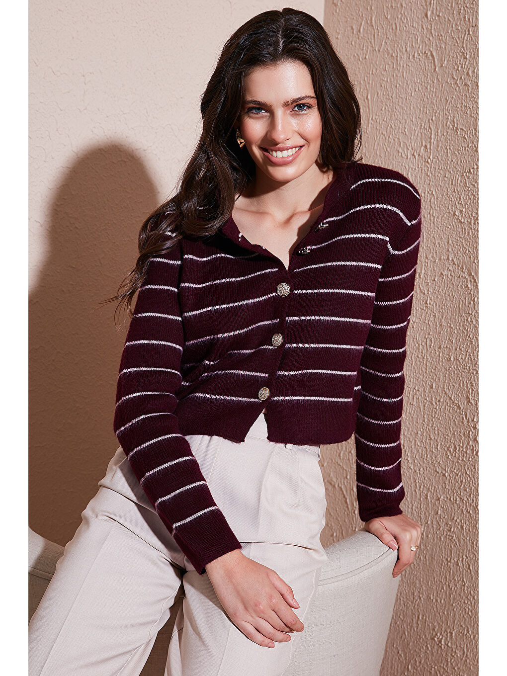 Bordo Standart Fit Çizgili Yumuşak Dokulu Crop Triko Kadın Hırka 4615551-2