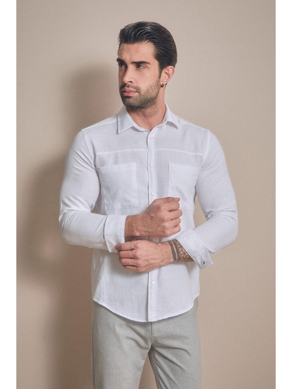 Beyaz Çıtçıtlı Cepli Gömlek-1