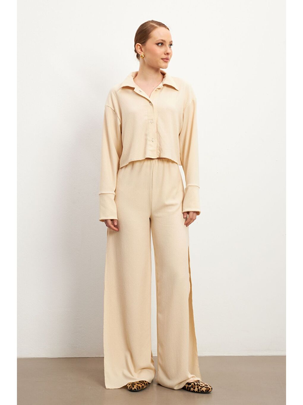 Kadın Bej Yırtmaç Detaylı Krinkıl Pantolon-2